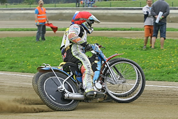 Zdeněk Holub přišel o čtyři body.