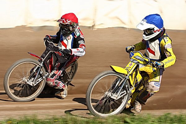 Tandem Ondřej Veverka (červená) - Michal Škurla.