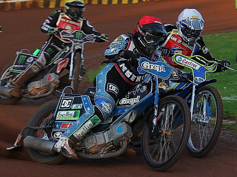 V souboji s Alešem Drymlem ve finále extraligy.