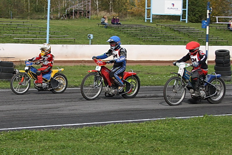 Chabařovičtí závodníci v akci: zleva Filip Šifalda, Václav Verner a Adam Fencl.