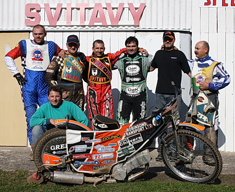 Vzadu Marcel Šlauf, Richard Berger, Zdeněk Peša, František Liebezeit, Daniel Boháč a Jan Boháč, vpředu Drahomír Sauer.