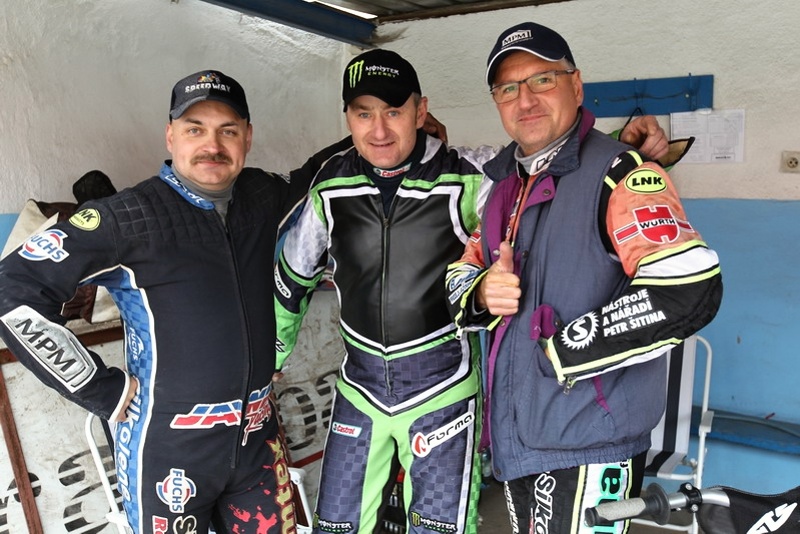 Jan Boháč, Richard Berger a Karel Kadlec při veteránském klání ve Slaném.