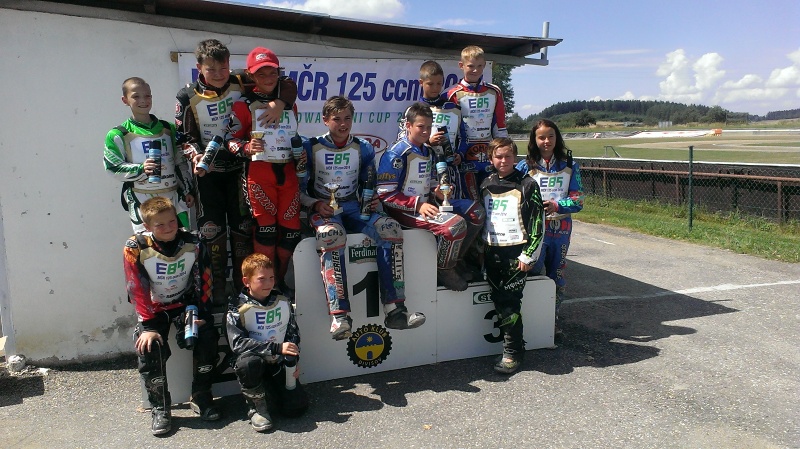 Stupně vítězů jako tradičně se všemi účastníky.