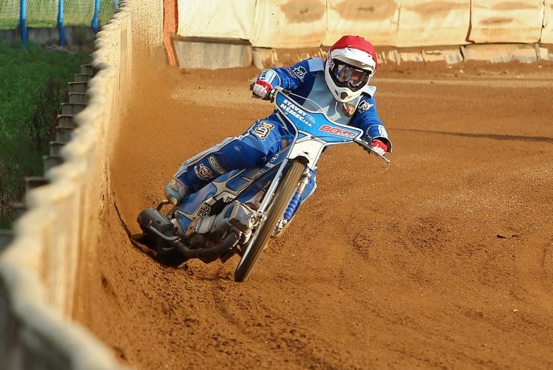 Při neúčasti Václava Milíka bude nejvýše postaveným závodníkem Eduard Krčmář.