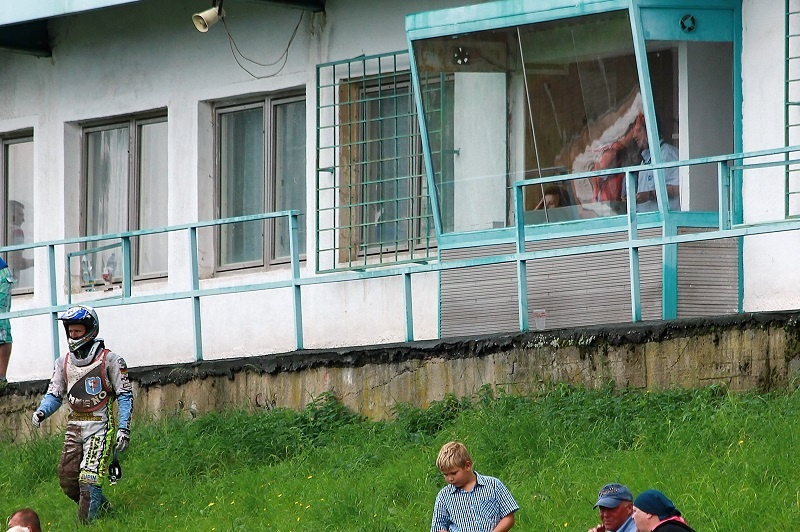 Ronny Weis se svým názorem na stav dráhy netajil ani před Pavlem Váňou.