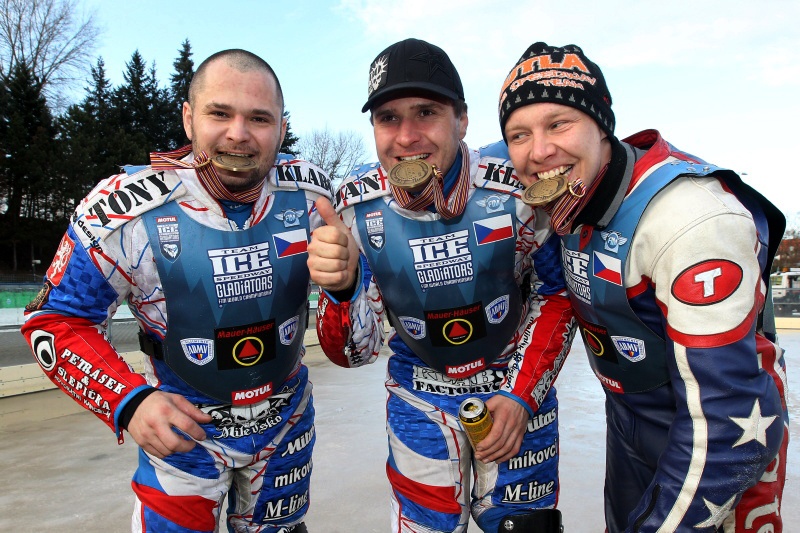 Český bronz se stal realitou.