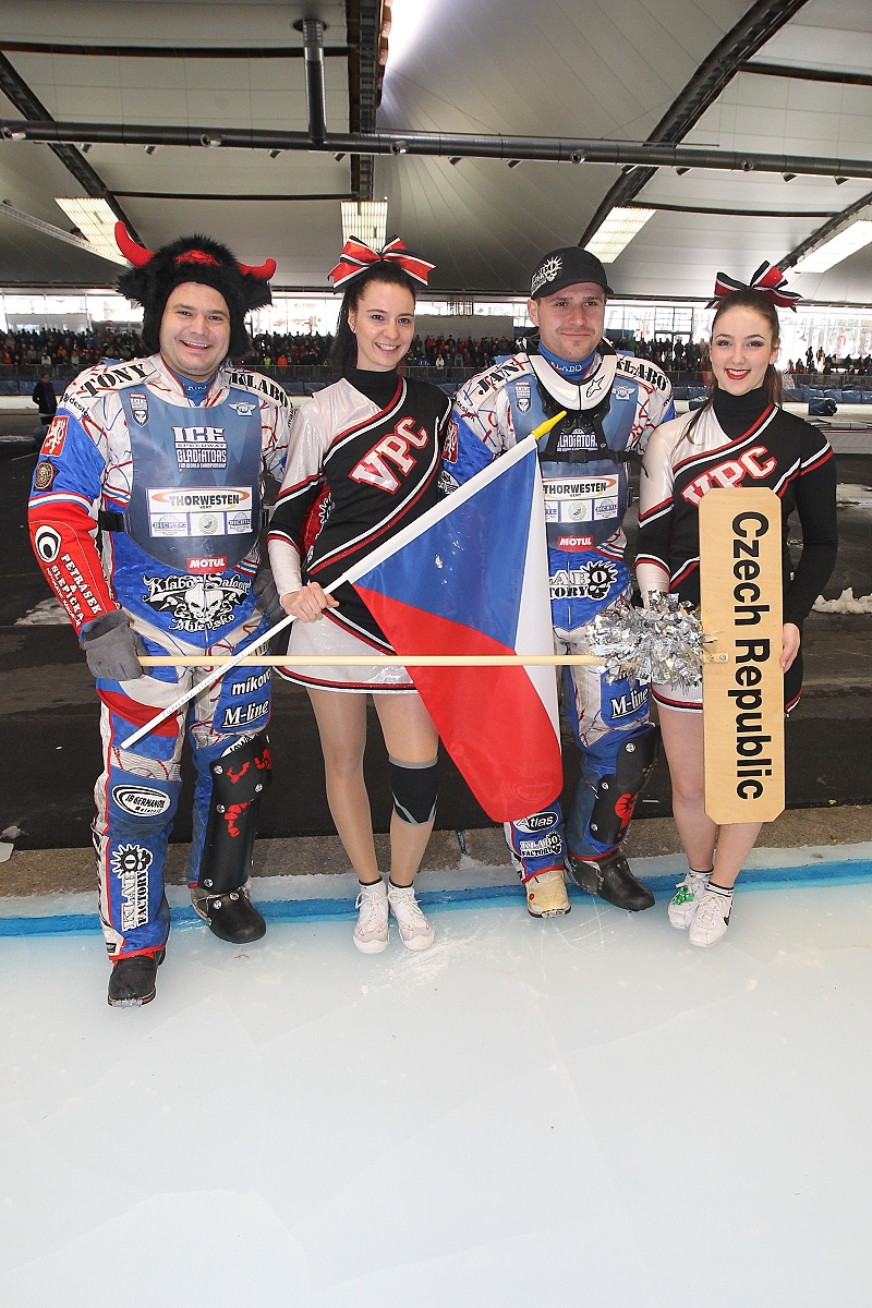 Jihočeští sourozenci na nástupu.