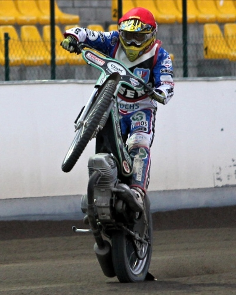 Jan Holub slaví triumf.